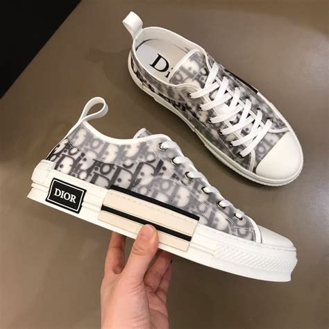 fake dior sneaker